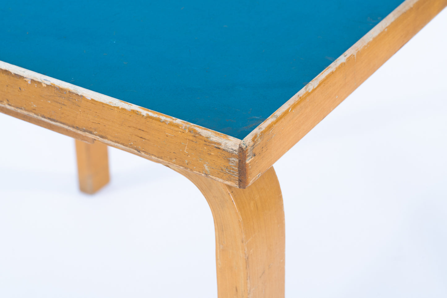 Alvar Aalto | Table blue linoleum