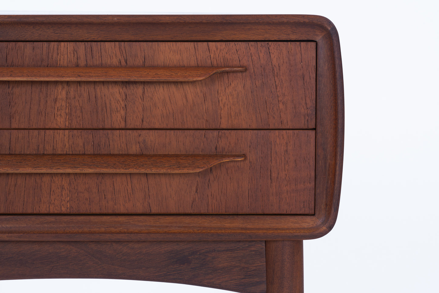 Johannes Andersen | chest teak