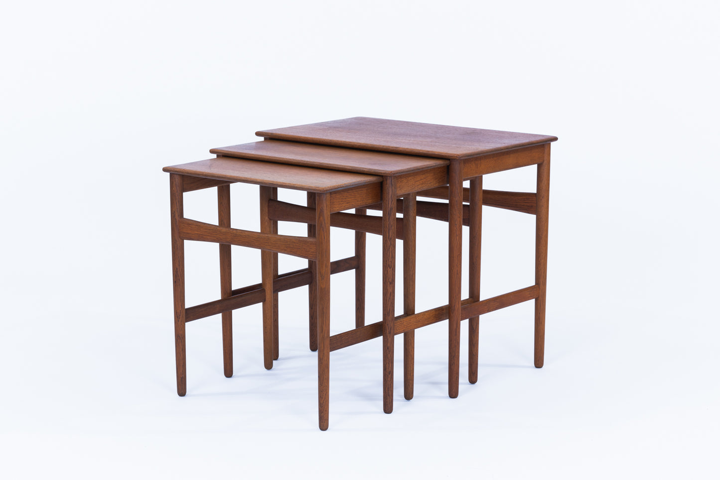 Hans J Wegner | AT40 nest table oak