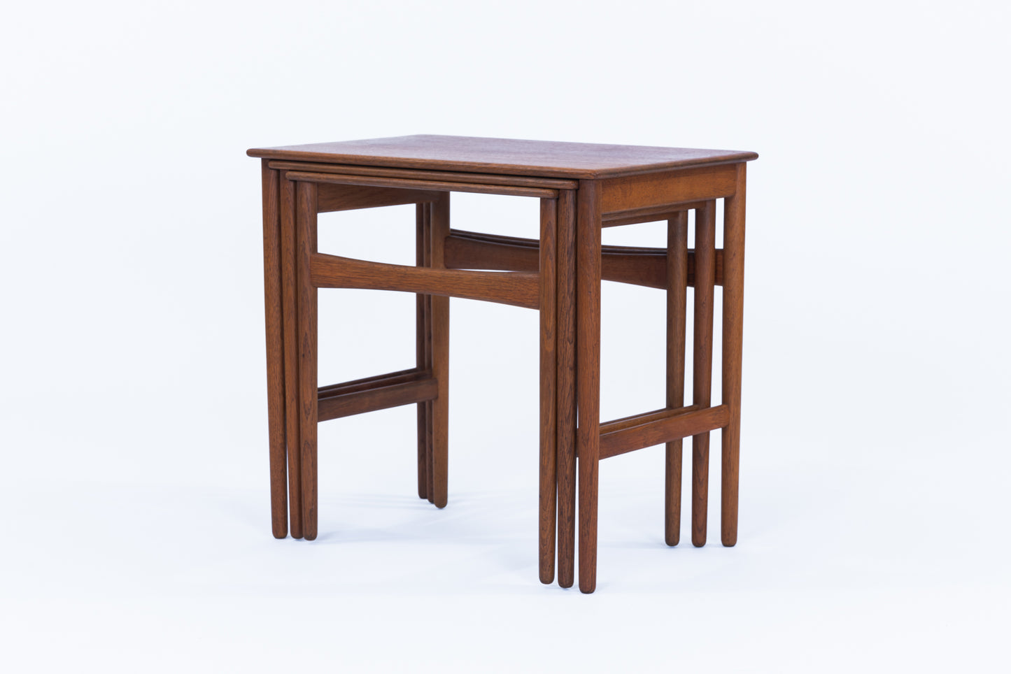 Hans J Wegner | AT40 nest table oak