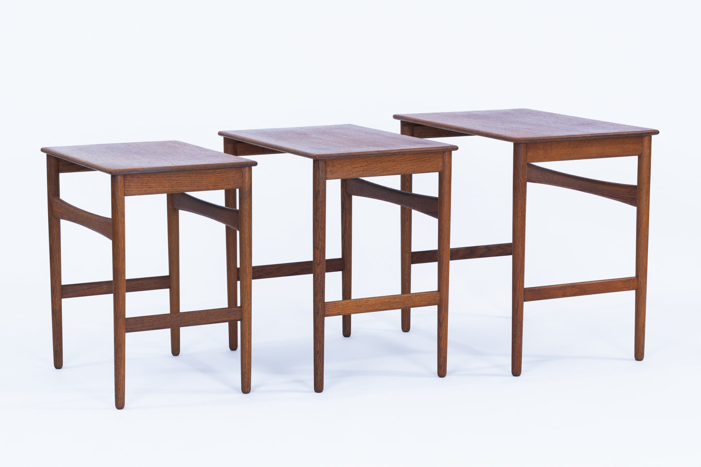 Hans J Wegner | AT40 nest table oak