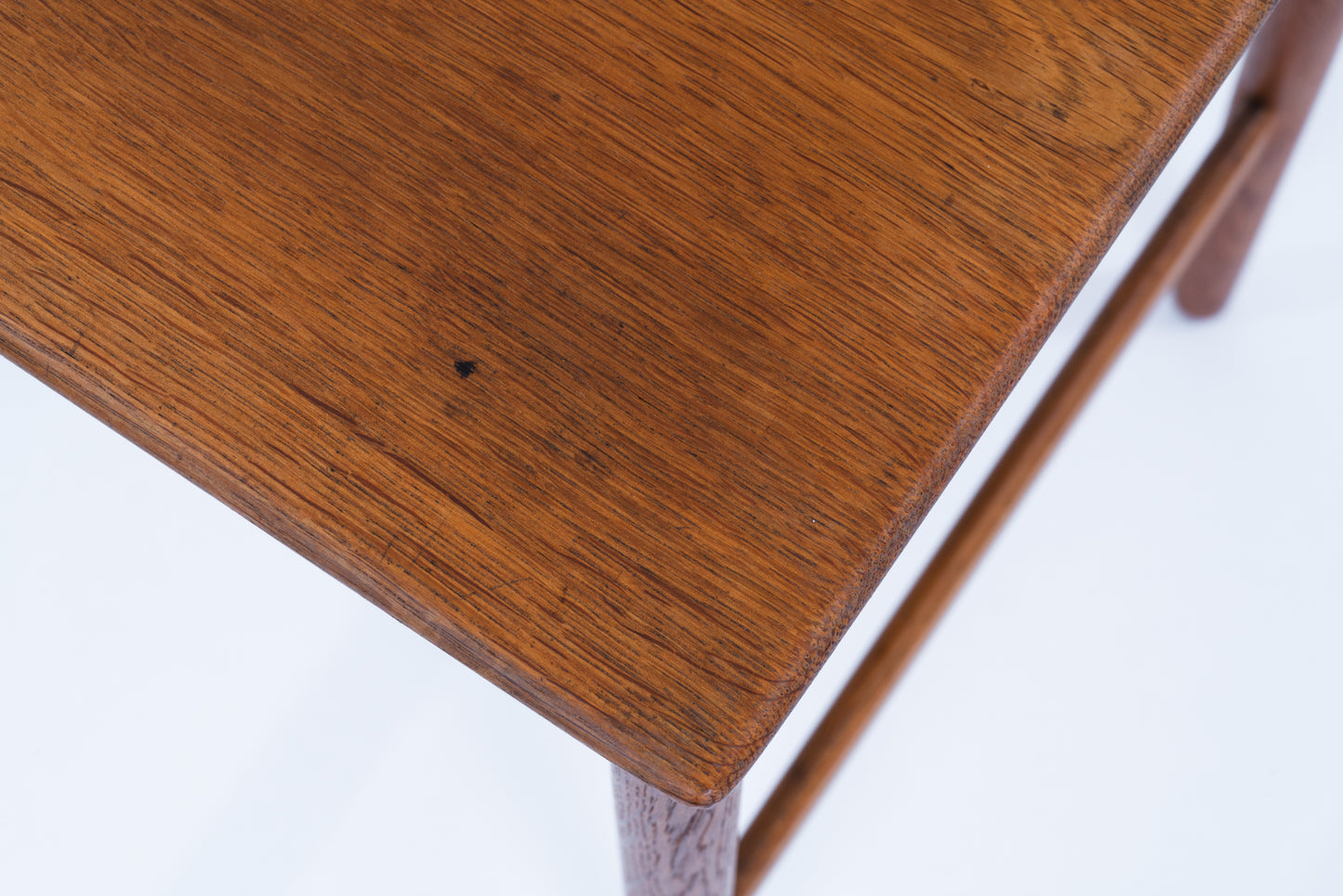 Hans J Wegner | AT40 nest table oak