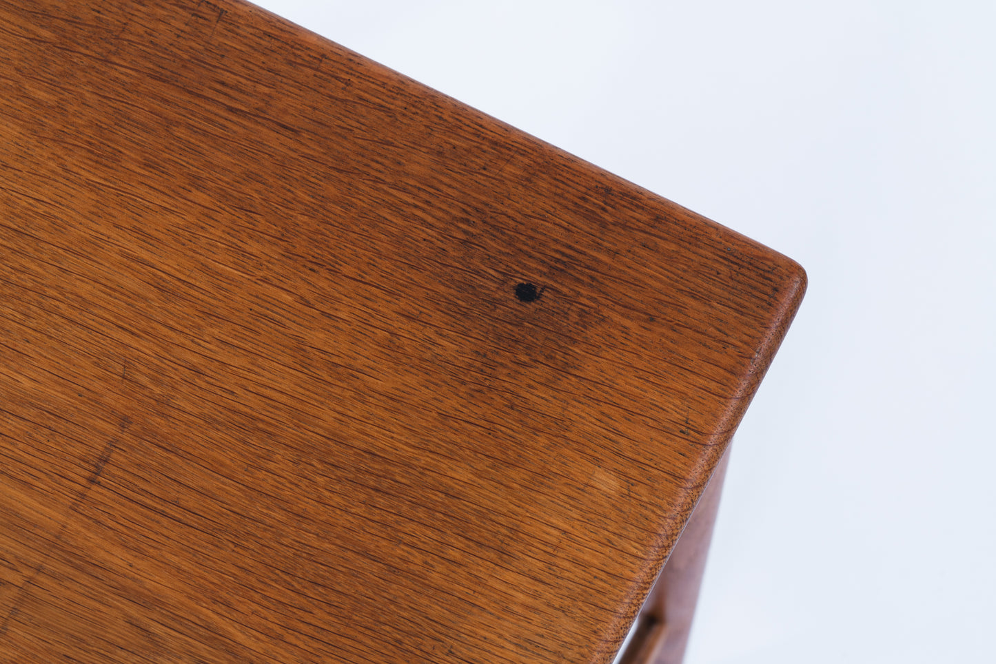 Hans J Wegner | AT40 nest table oak