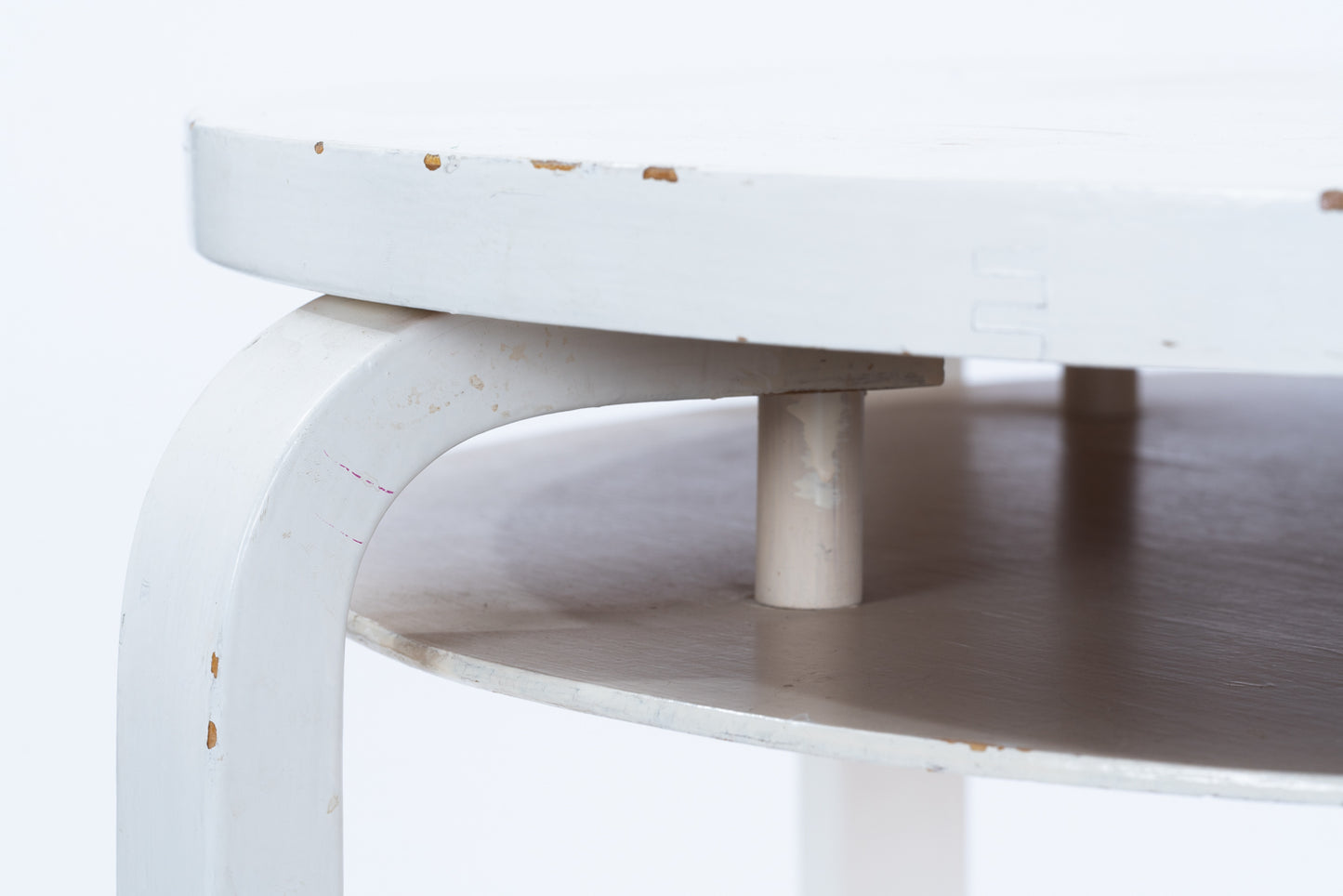 Alvar Aalto | 51 / 403 Hallway arm chair & 907b table set white paint