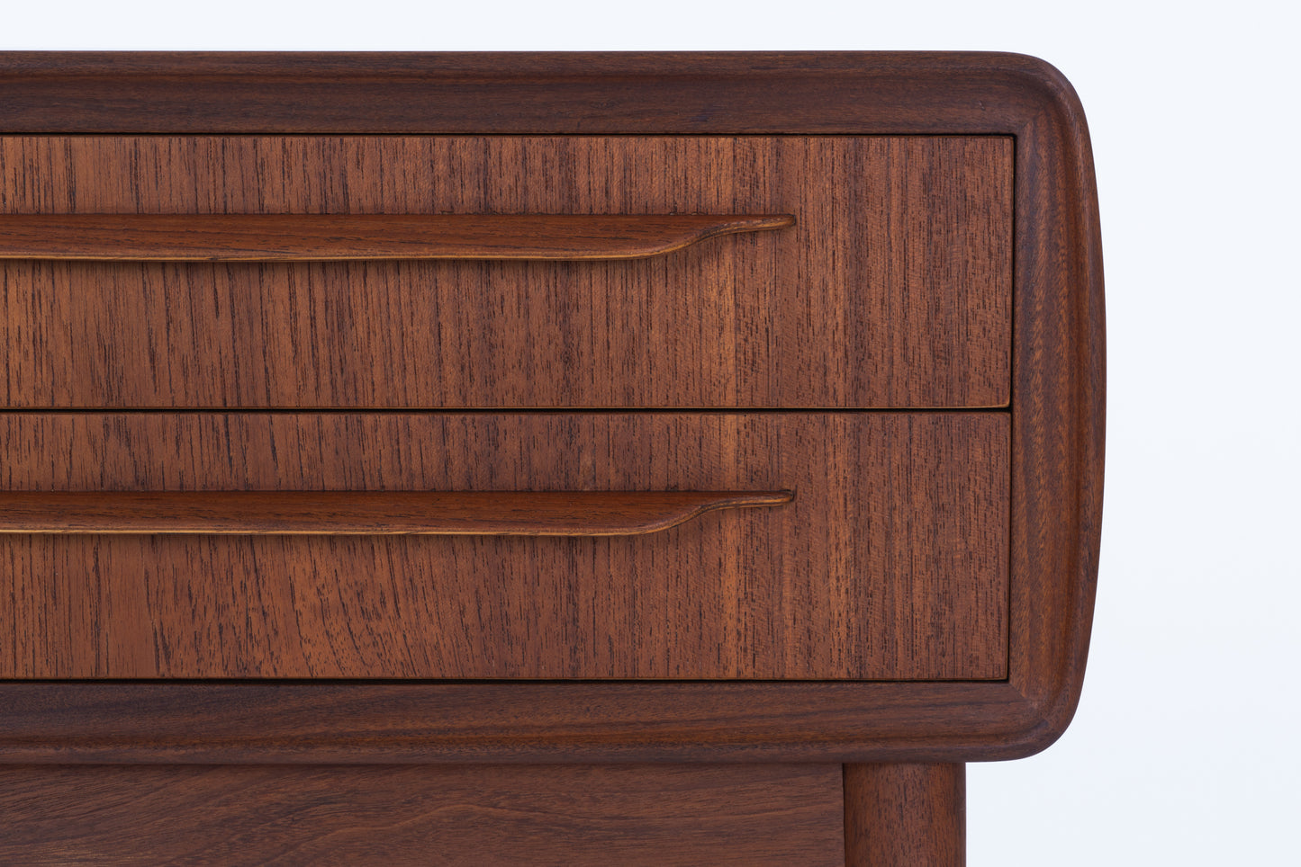 Johannes Andersen | chest teak