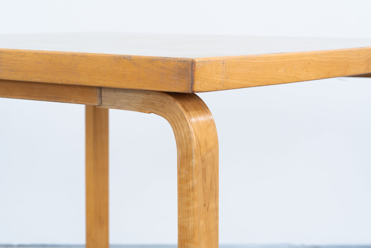 Alvar Aalto | model.81C Table yellow linoleum