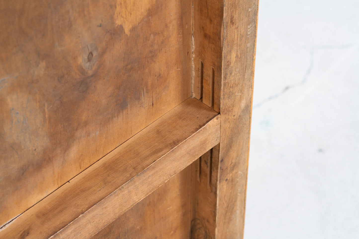 Alvar Aalto | model.81C Table yellow linoleum