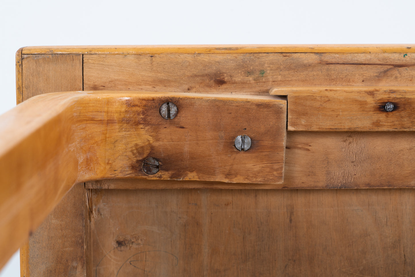 Alvar Aalto | model.81C Table yellow linoleum
