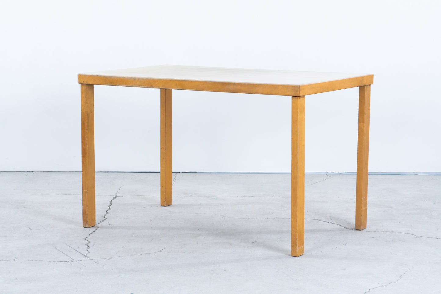 Alvar Aalto | model.96 Table beige linoleum