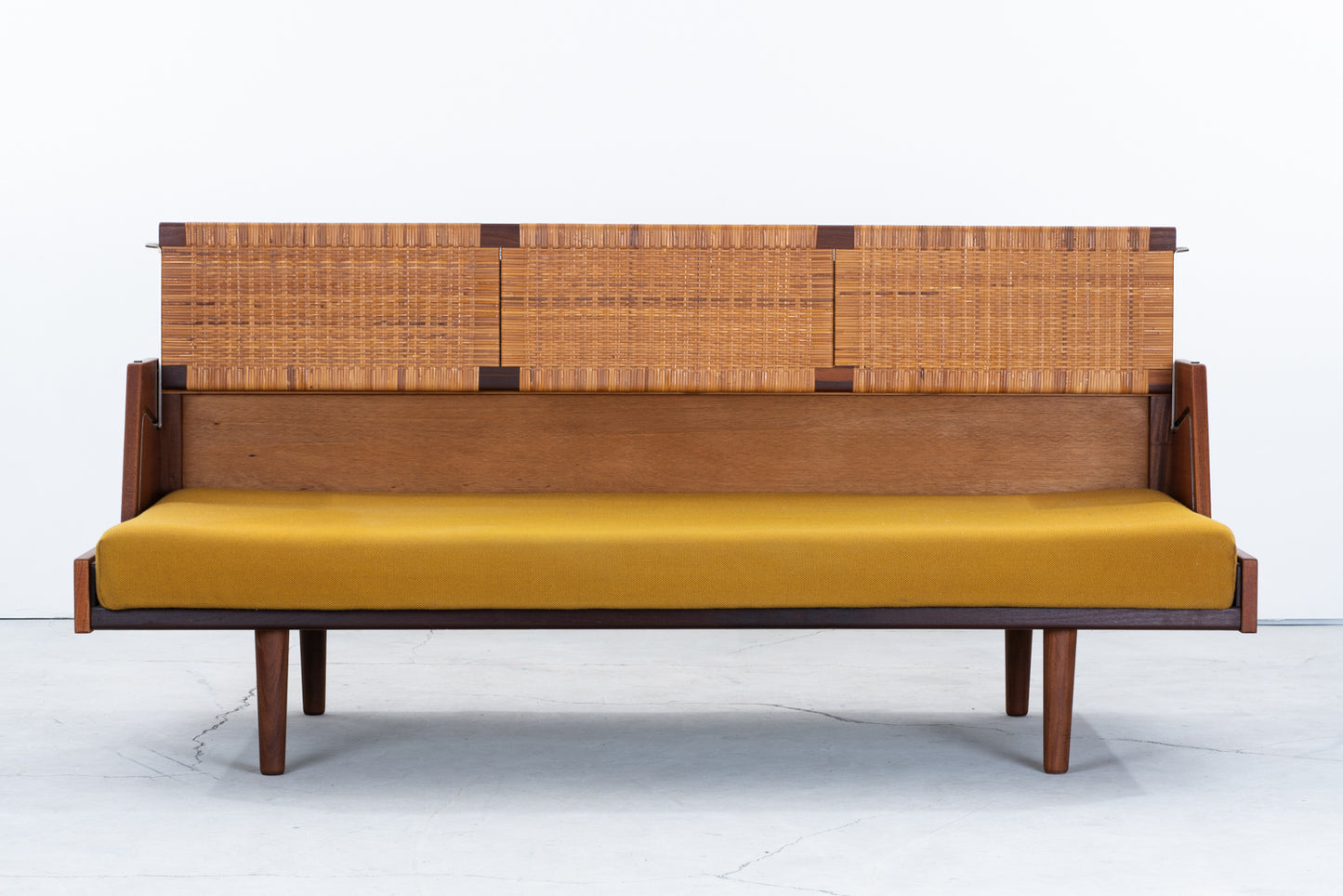 Hans J Wegner | GE7 (GE258) daybed