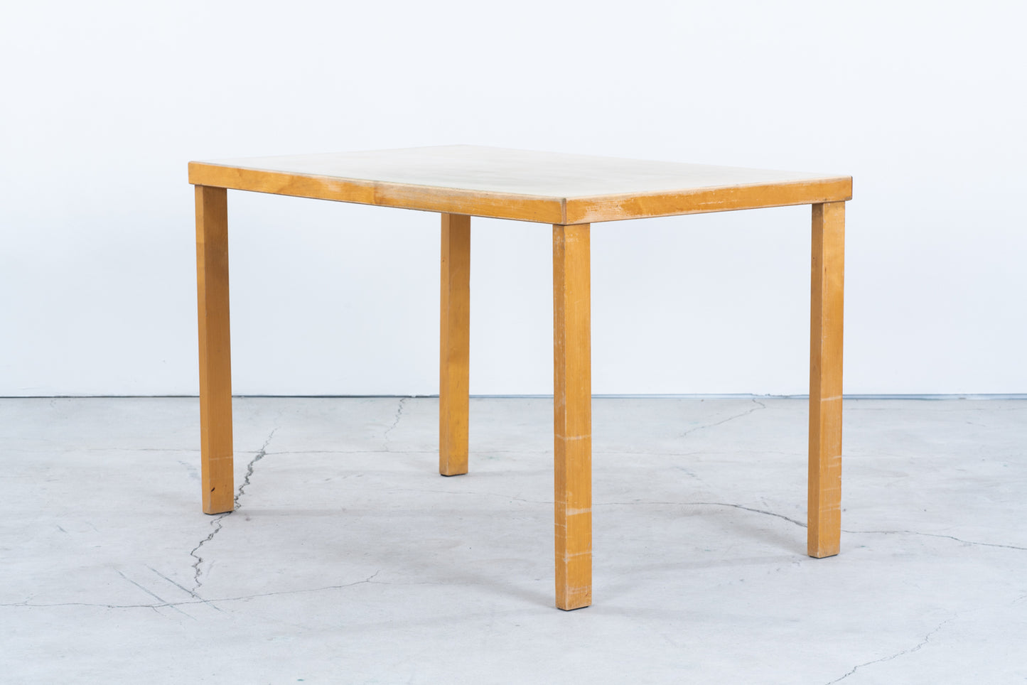 Alvar Aalto | model.96 Table beige linoleum