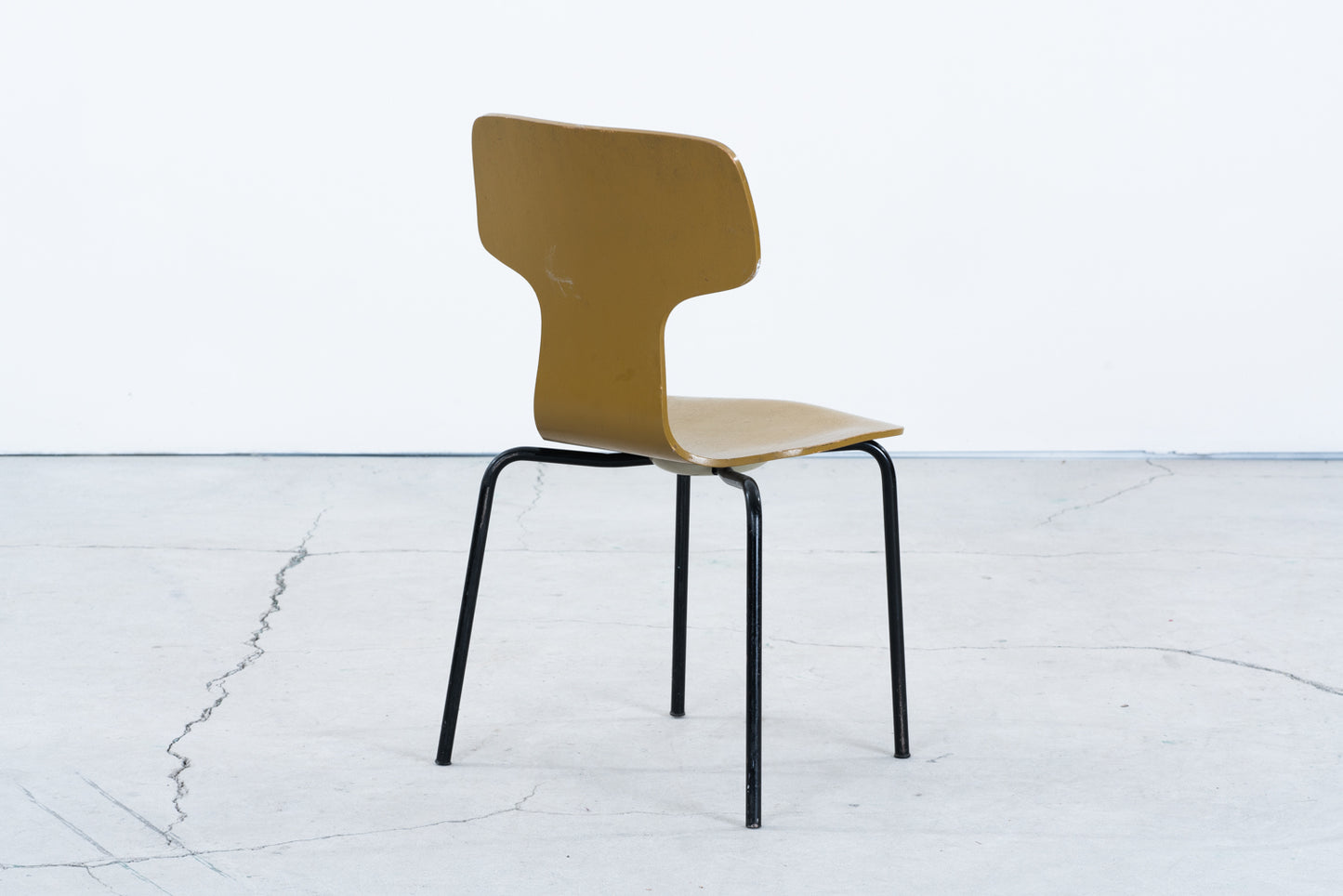 Arne Jacobsen | model.3123 child's T-chair