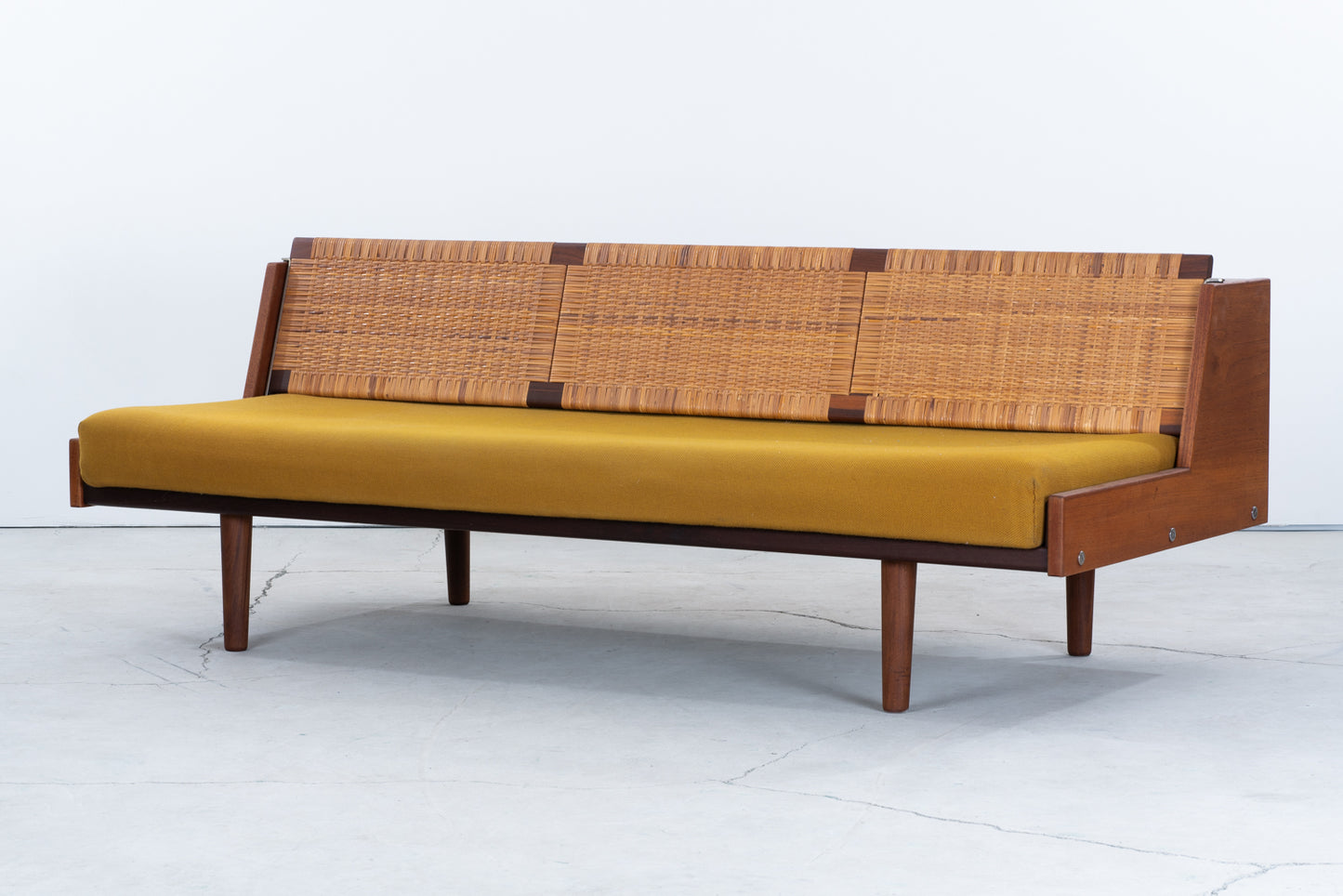Hans J Wegner | GE7 (GE258) daybed