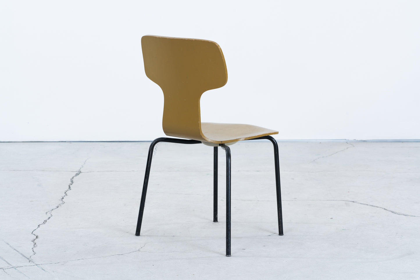 Arne Jacobsen | model.3123 child's T-chair