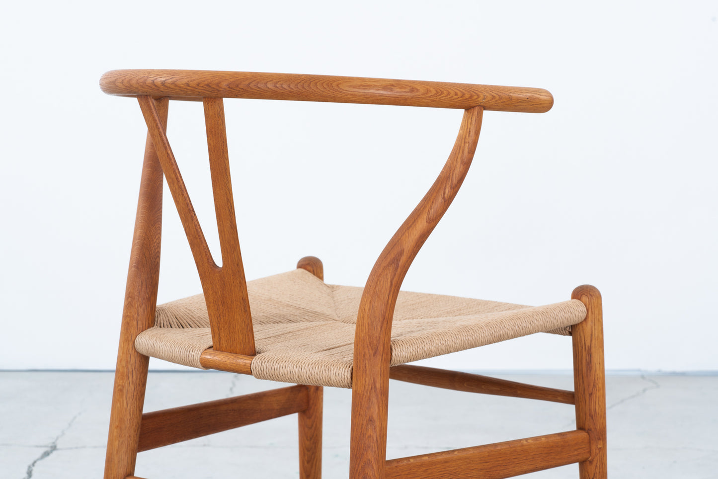 Hans J Wegner | CH24 Y chair