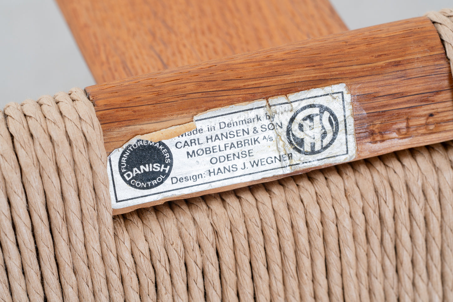 Hans J Wegner | CH24 Y chair