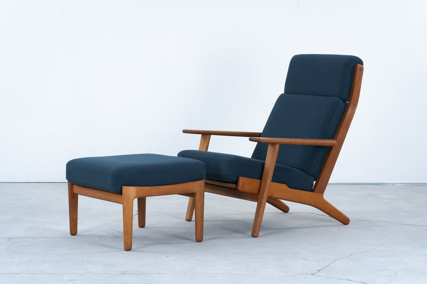 Hans J Wegner | GE290A highback sofa & GE290S ottoman set
