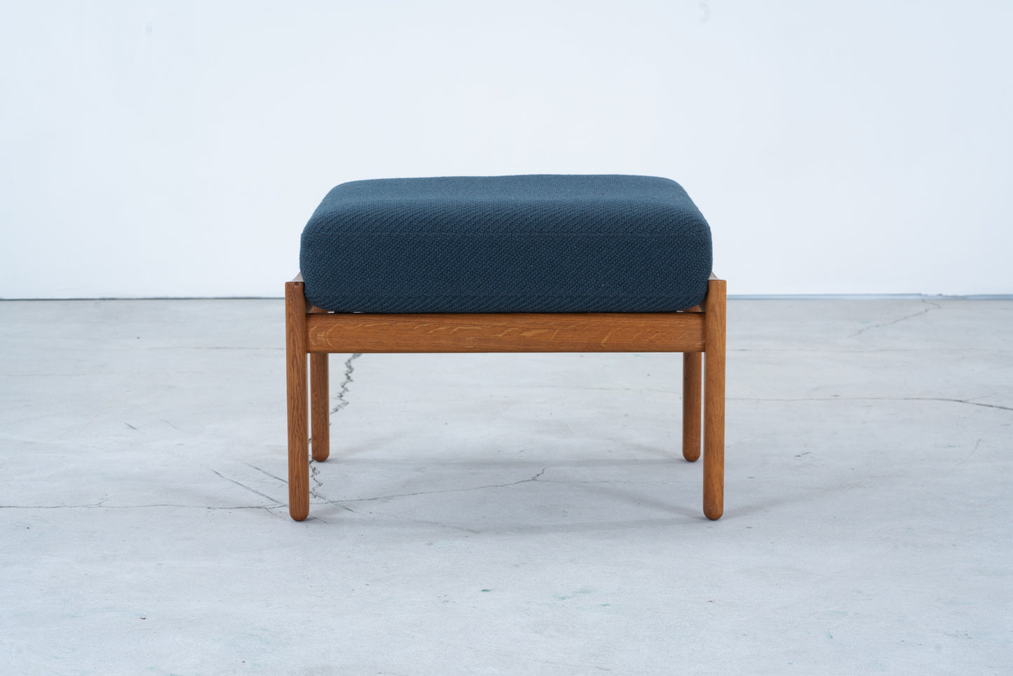 Hans J Wegner | GE290A highback sofa & GE290S ottoman set