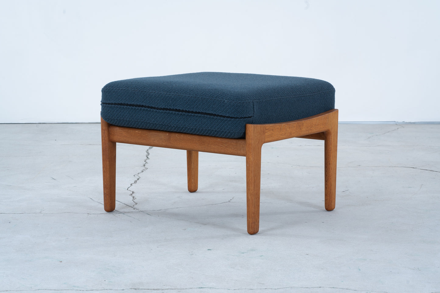 Hans J Wegner | GE290A highback sofa & GE290S ottoman set