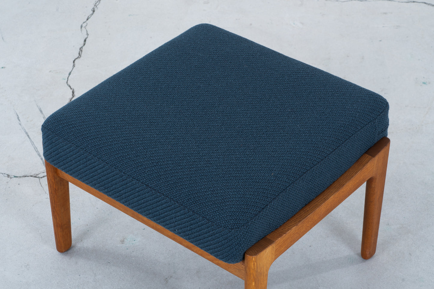 Hans J Wegner | GE290A highback sofa & GE290S ottoman set