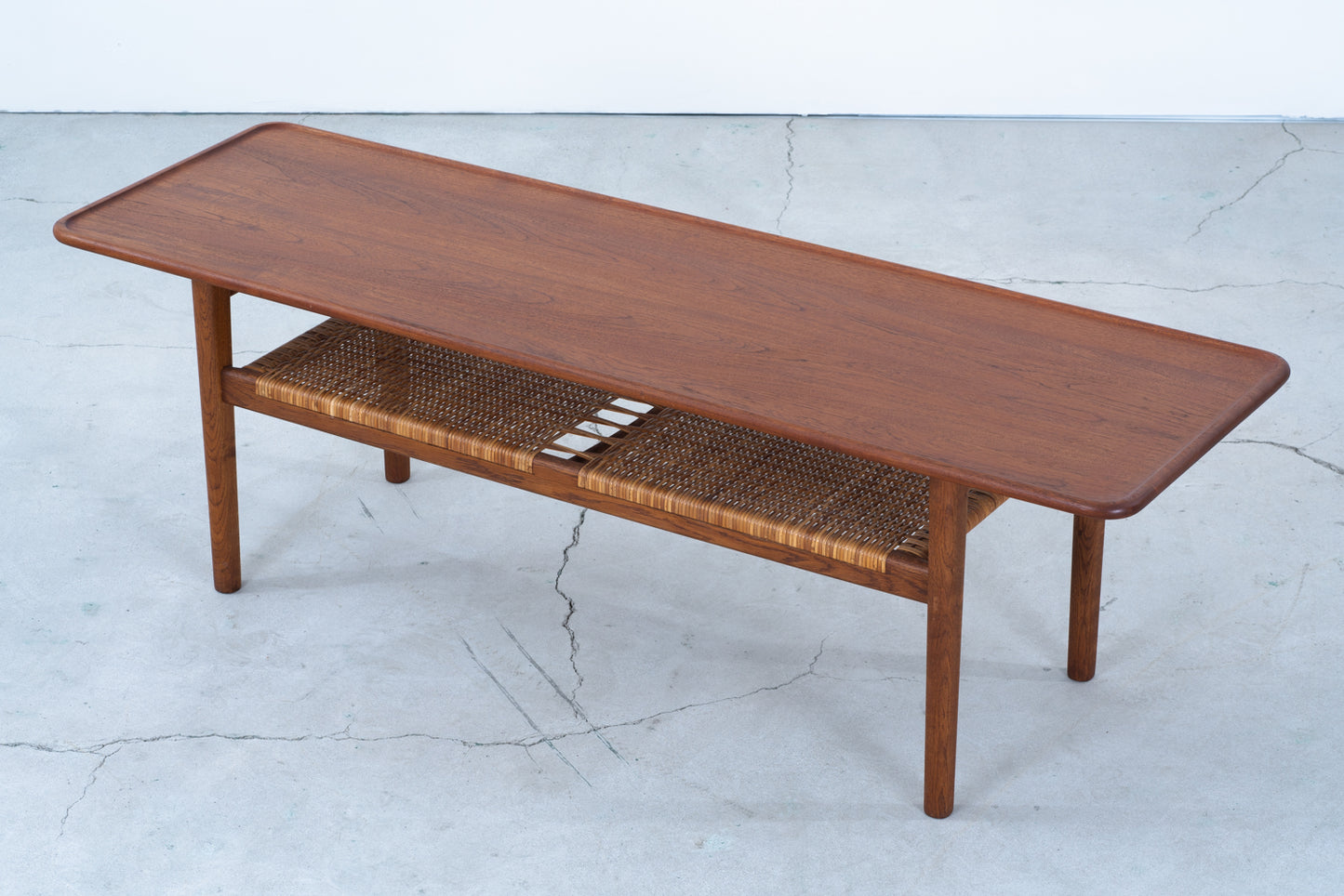 Hans J Wegner | AT10 coffee table