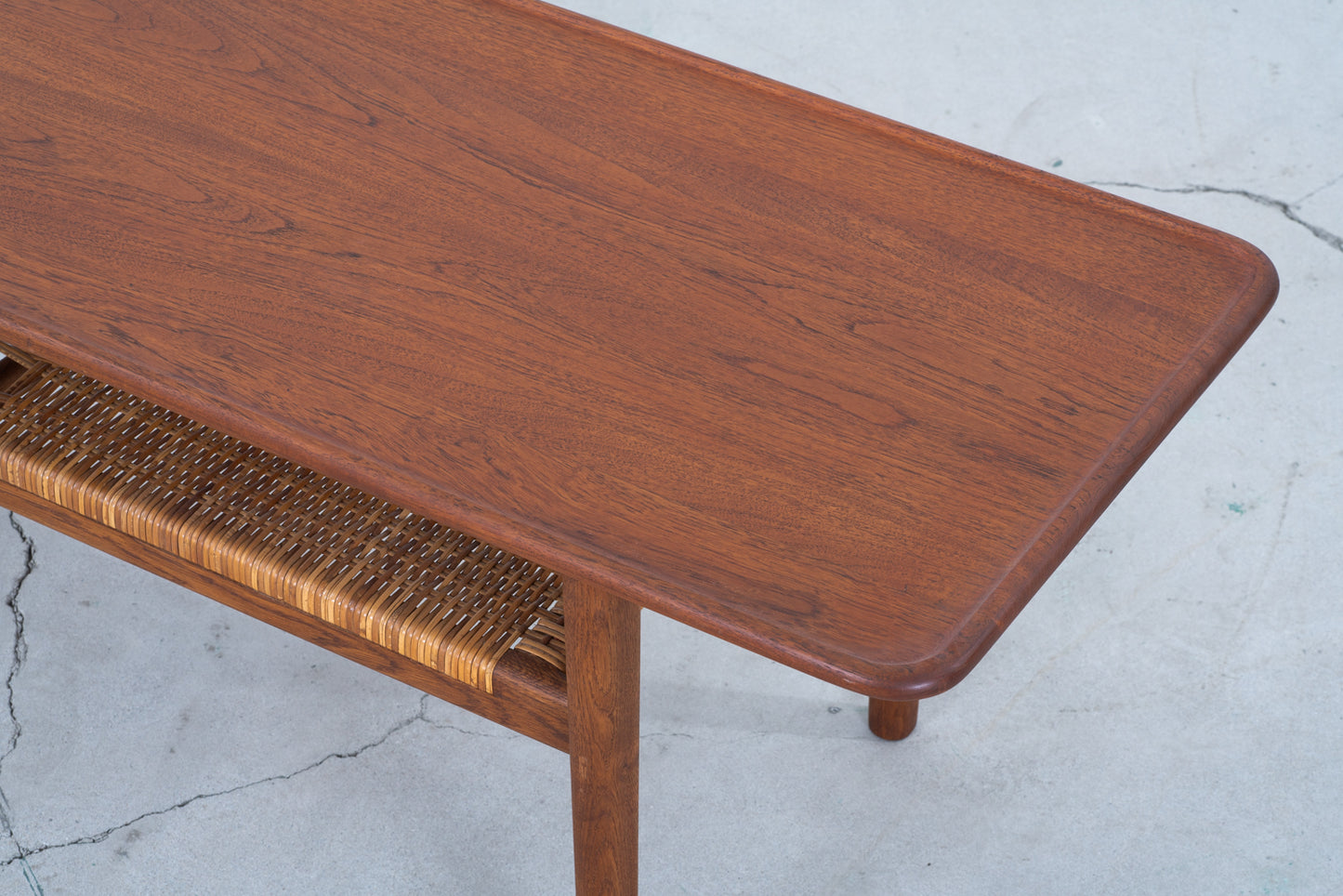 Hans J Wegner | AT10 coffee table