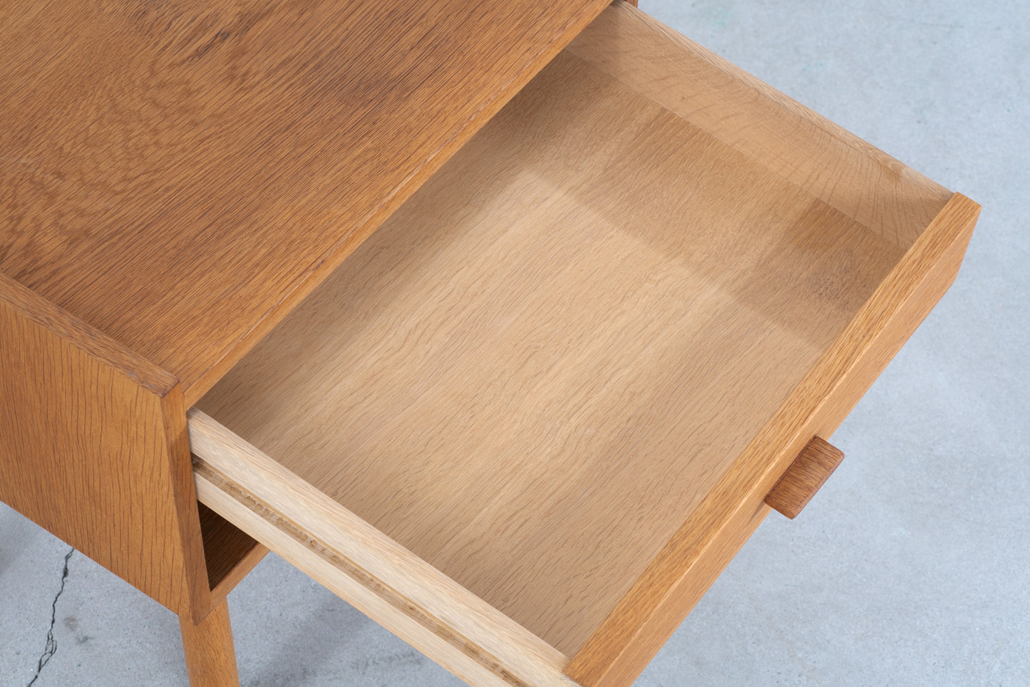 Hans J Wegner | RY430 night table