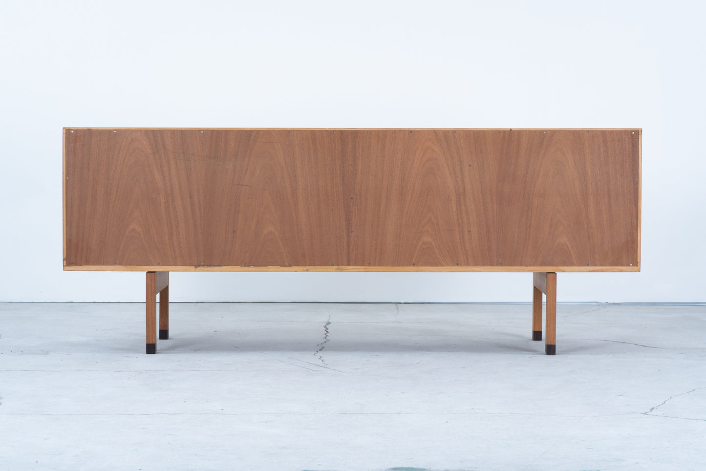 Hans J Wegner | RY26 sideboard