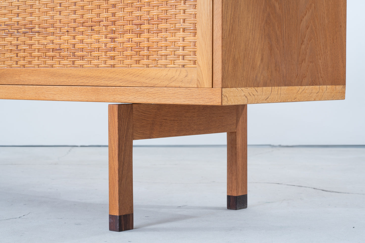 Hans J Wegner | RY26 sideboard