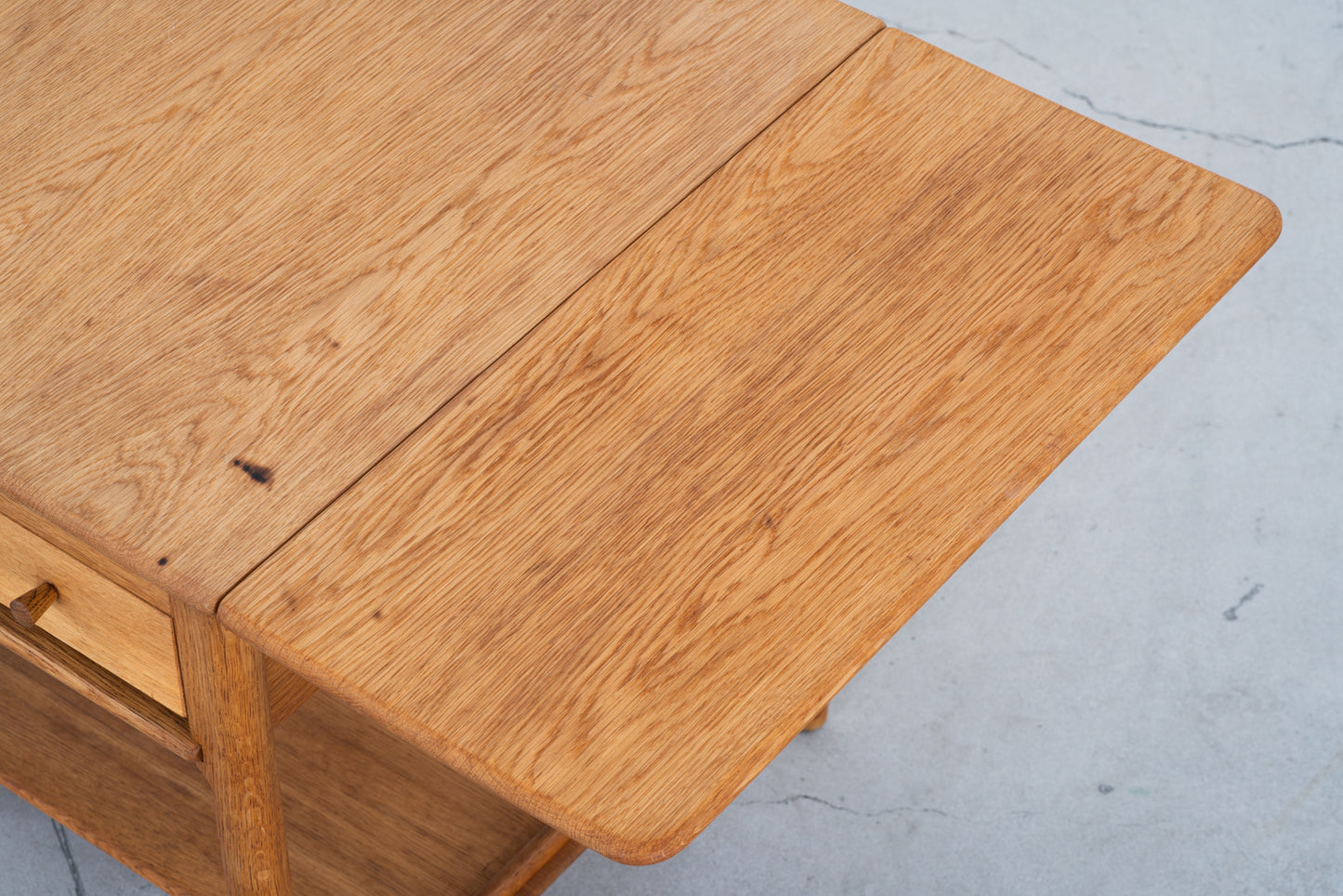 Hans J Wegner | AT33 sewing table