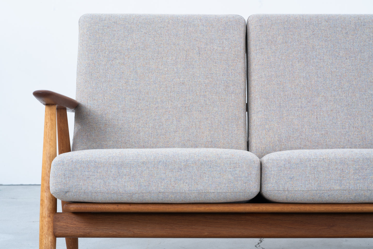 Hans J Wegner | GE240 3seat sofa