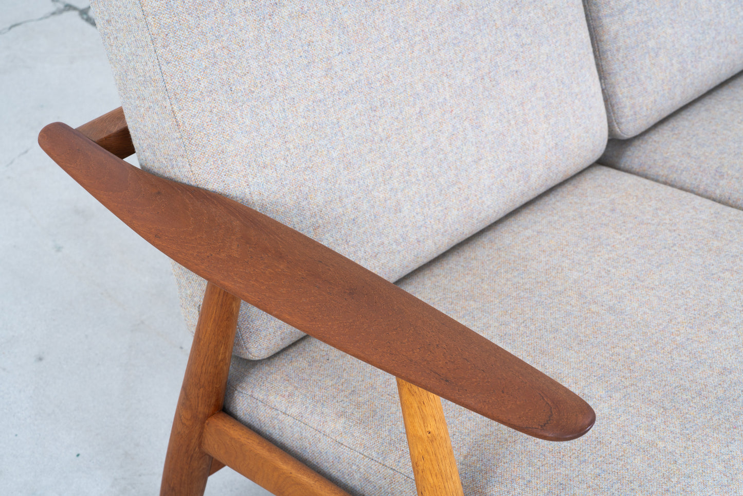 Hans J Wegner | GE240 3seat sofa