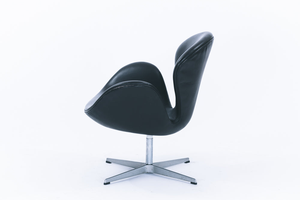 Arne Jacobsen | Swan Chair
