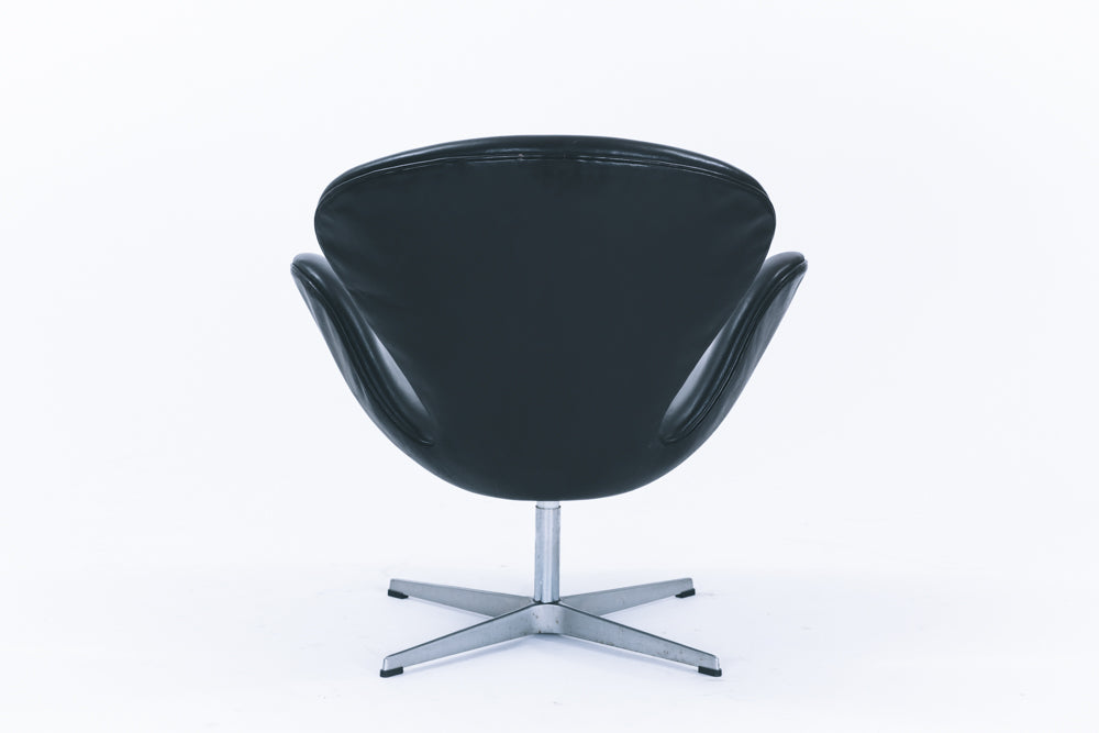 Arne Jacobsen | Swan Chair