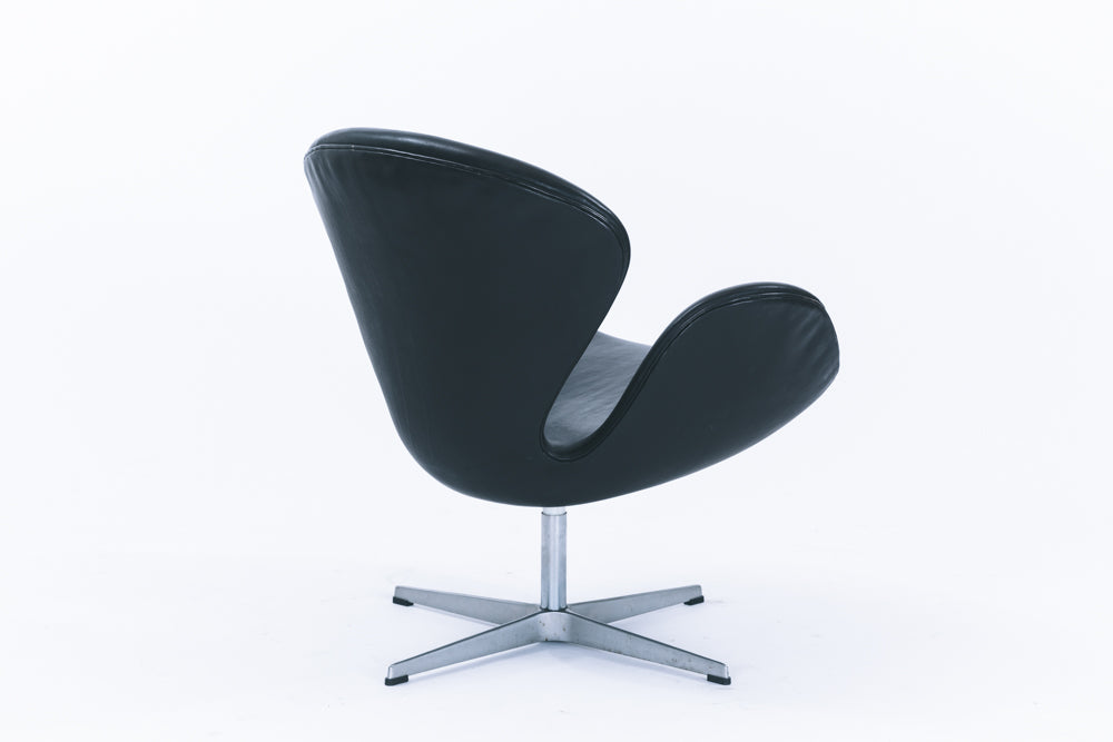 Arne Jacobsen | Swan Chair