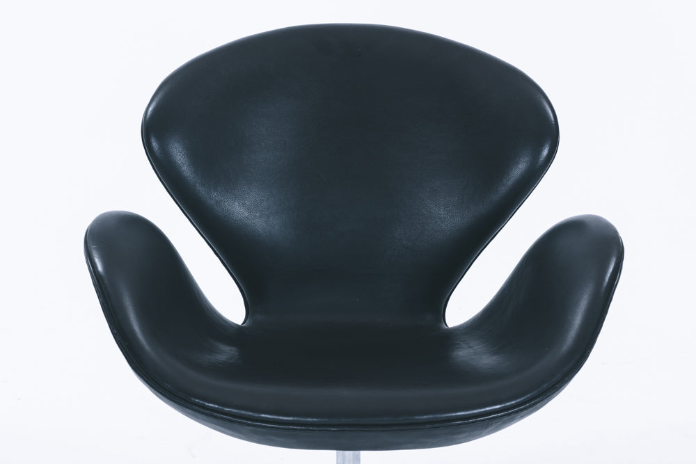 Arne Jacobsen | Swan Chair