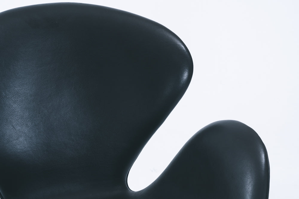 Arne Jacobsen | Swan Chair