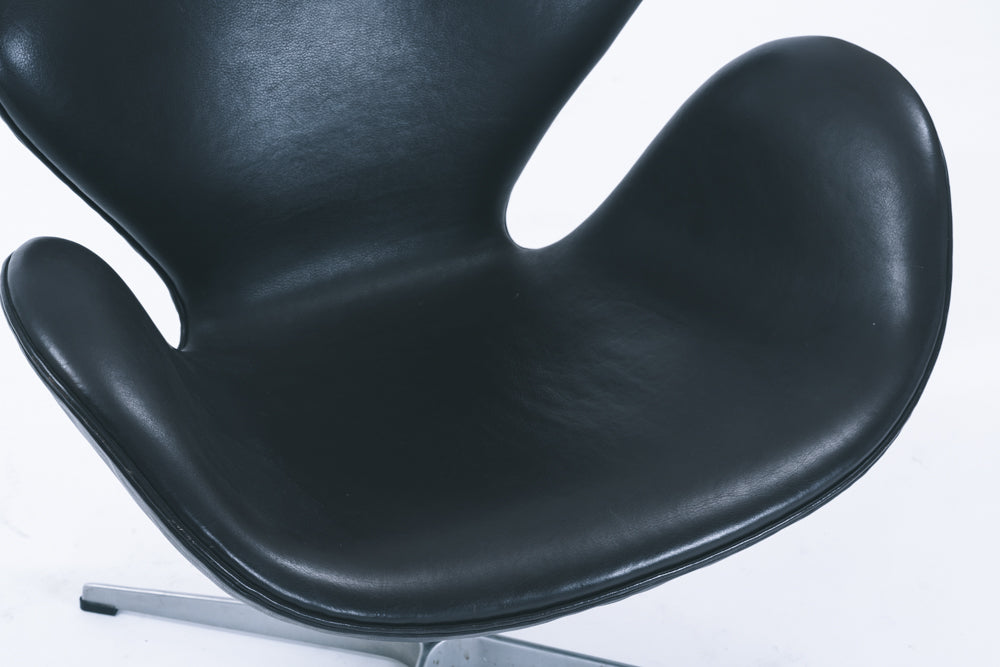 Arne Jacobsen | Swan Chair