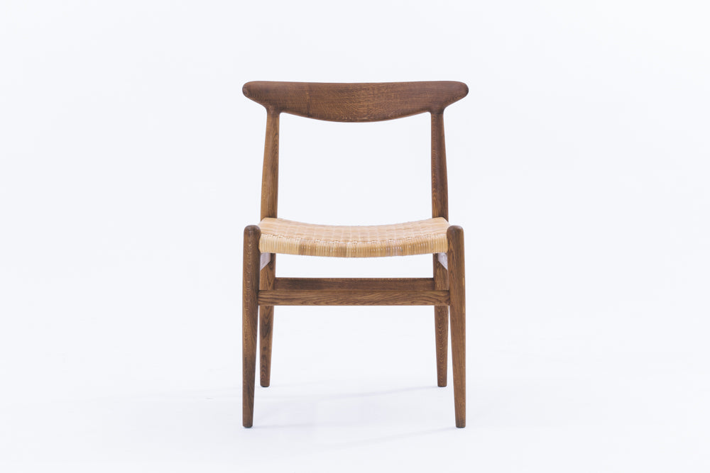 Hans J Wegner | W2 dining chair