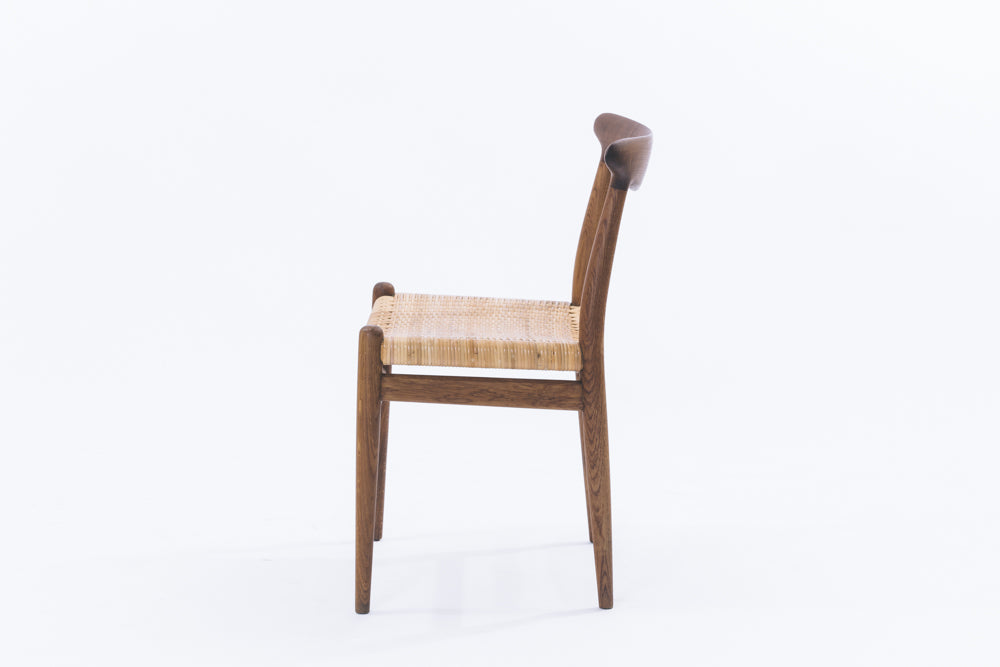 Hans J Wegner | W2 dining chair