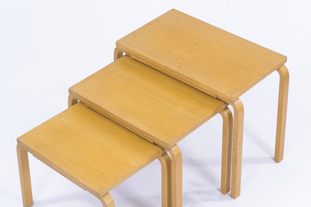 Alvar Aalto | nest table no.88