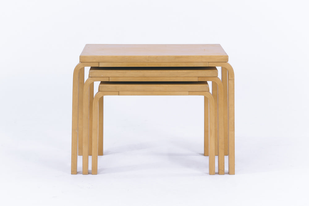 Alvar Aalto | nest table no.88