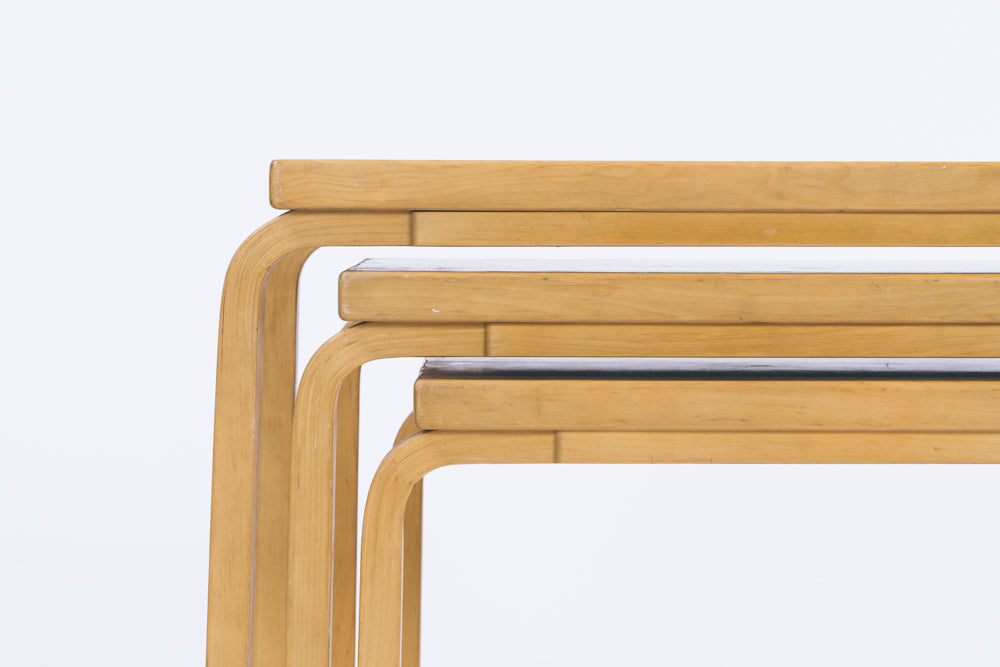 Alvar Aalto | nest table no.88
