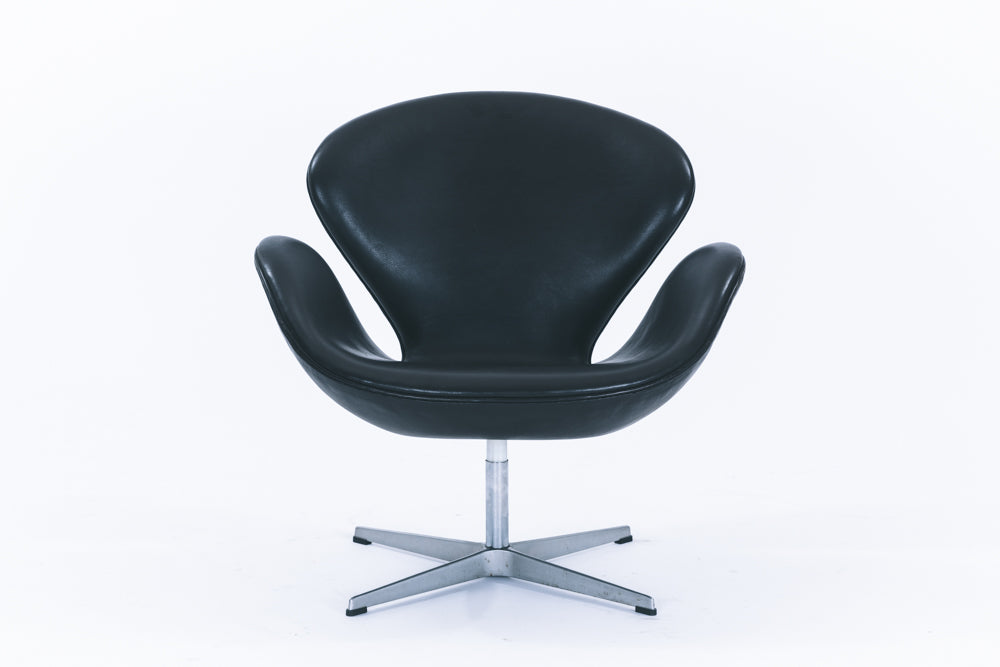 Arne Jacobsen | Swan Chair