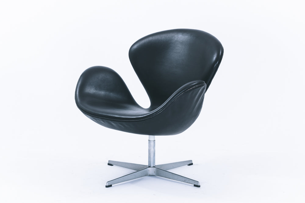 Arne Jacobsen | Swan Chair