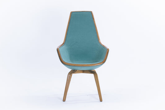 Arne Jacobsen | Giraffe chair for SAS royal hotel