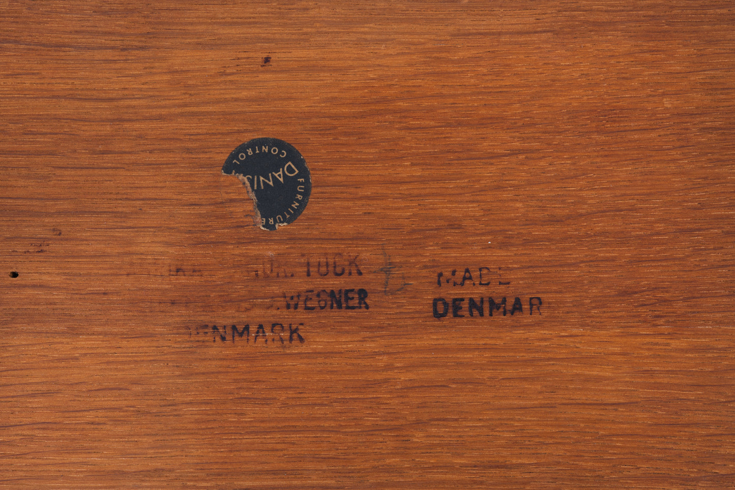 Hans J Wegner | AT40 nest table oak