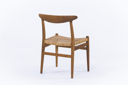 Hans J Wegner | W2 dining chair
