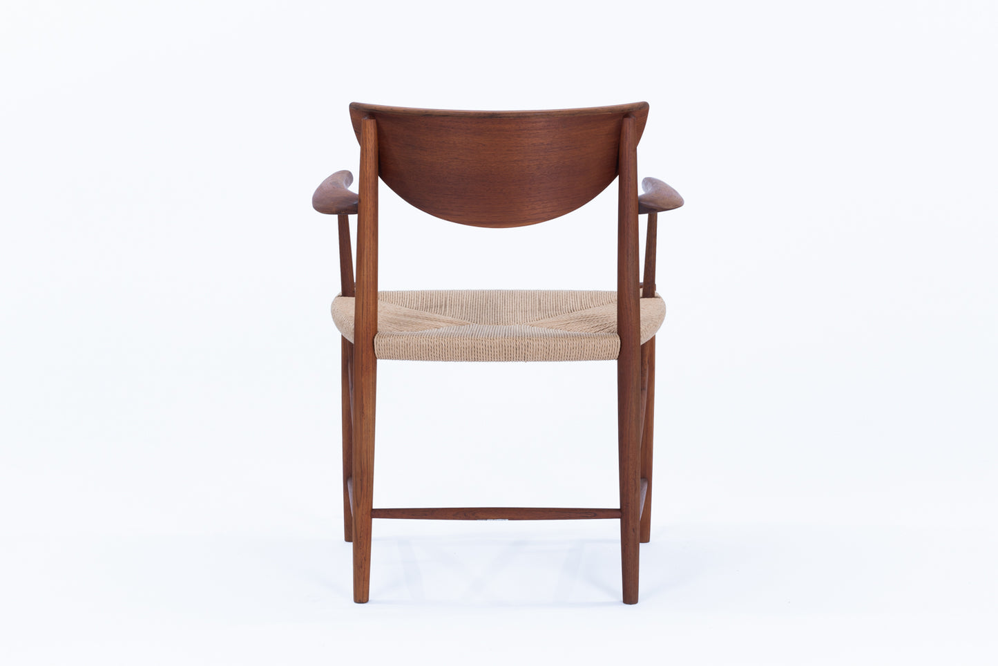 Peter Hvidt & Orla Molgaard Nielsen | model.316 arm chair
