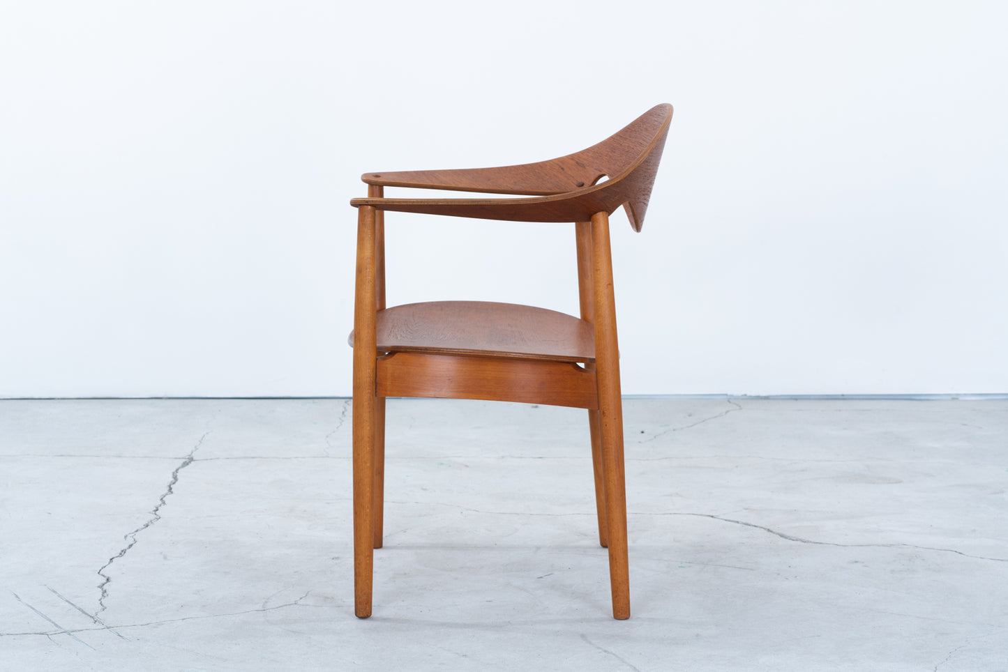 Ejner Larsen & Aksel Bender Madsen | “Metropolitan” Chair